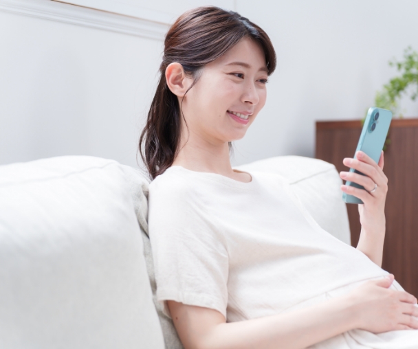 お電話またはWebから事前登録で 陣痛時に速やかに病院まで送迎